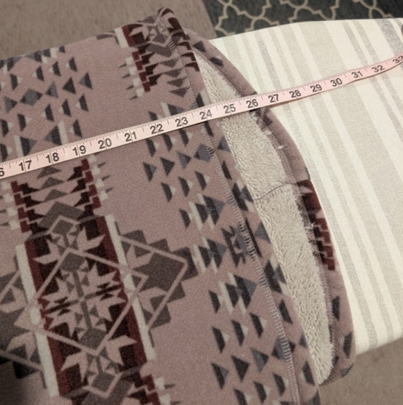 Avalanche Aztec Print Sherpa Lined Fleece - Picture 9 of 10